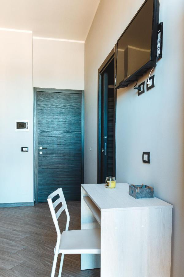 B&B Raggio Di Sole ปอร์โต เอมเปโดเกล ภายนอก รูปภาพ
